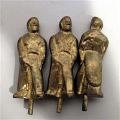 VINTAGE ALL BRASS NINE MENS MORRIS GAME - COMPLETE WITH ALL PIECES - VINTAGE GAM